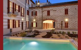 Olivola Apartments
